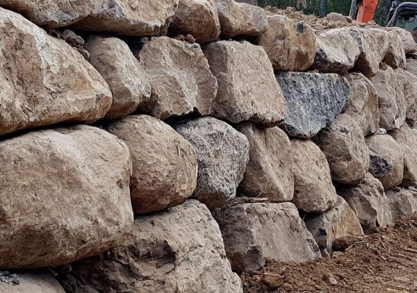 Bush rock boulder wall – heavy, rugged stones suitable for large-scale landscaping in Ballarat, Geelong & Melbourne
